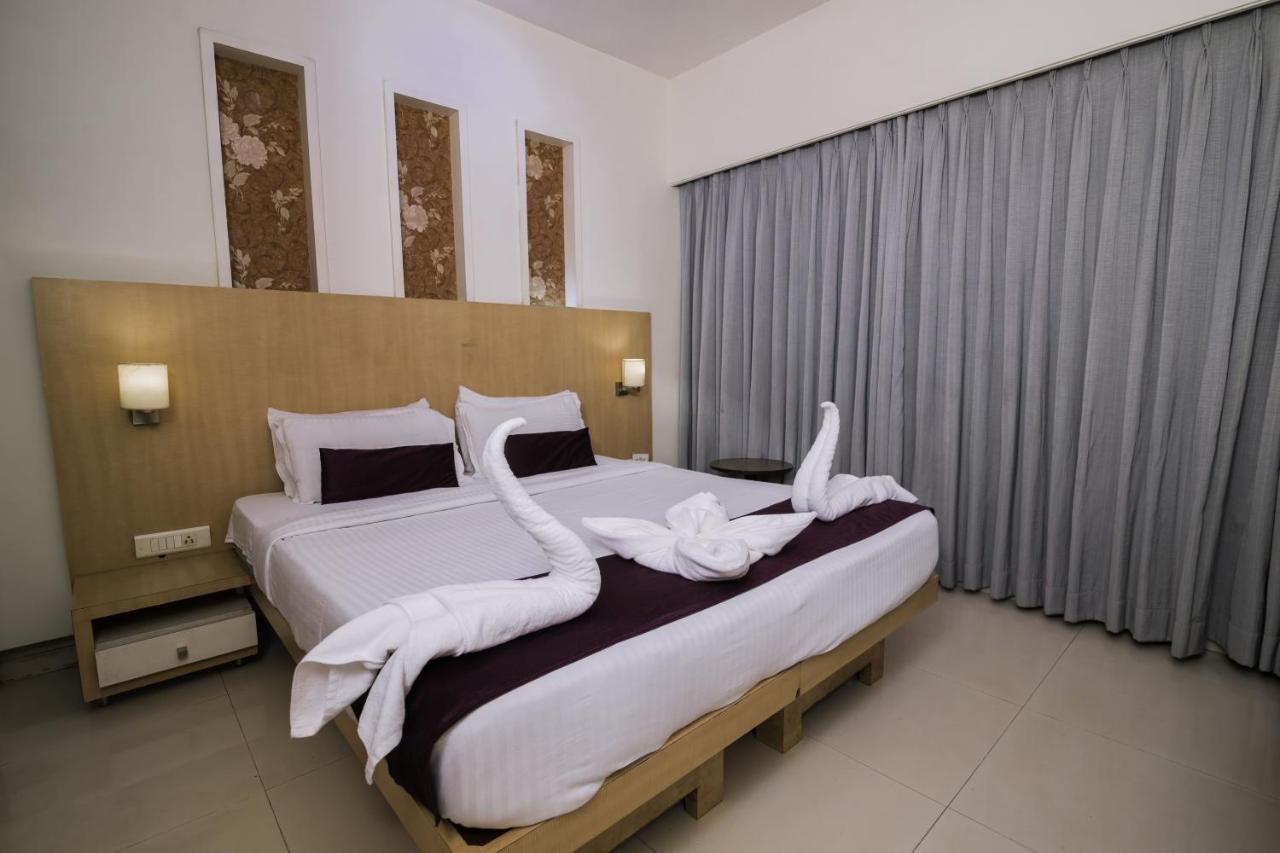 Hotel Monarch Guestline In Midc Rabale, Navi Mumbai Bagian luar foto