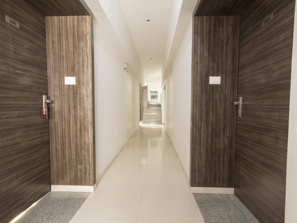 Hotel Monarch Guestline In Midc Rabale, Navi Mumbai Bagian luar foto
