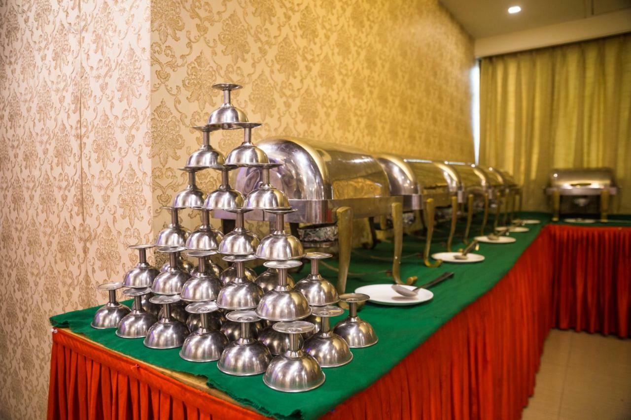 Hotel Monarch Guestline In Midc Rabale, Navi Mumbai Bagian luar foto