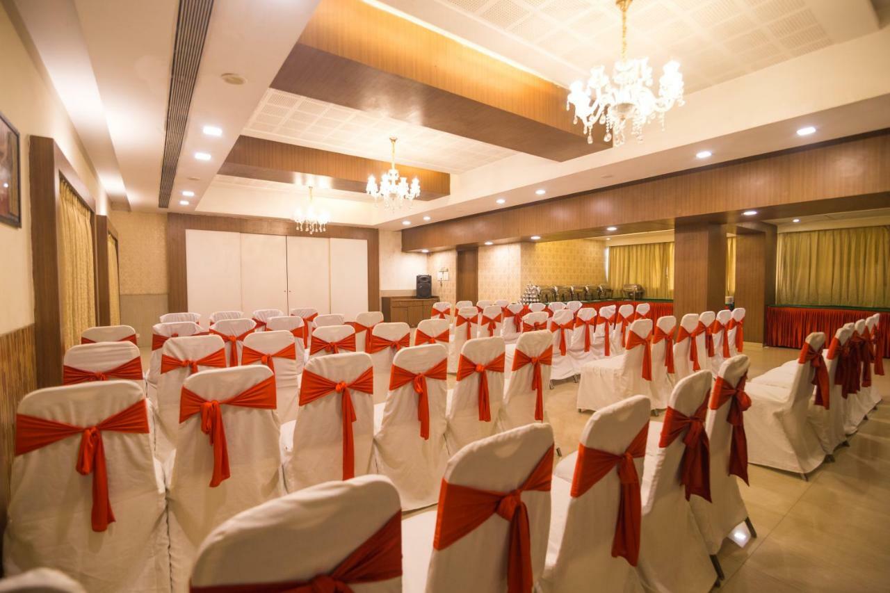 Hotel Monarch Guestline In Midc Rabale, Navi Mumbai Bagian luar foto