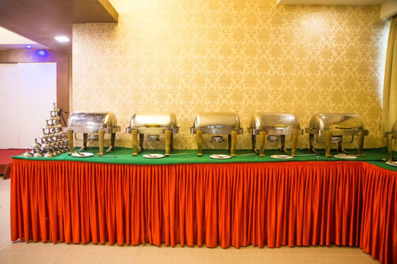 Hotel Monarch Guestline In Midc Rabale, Navi Mumbai Bagian luar foto